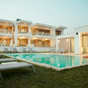 https://le-grand-reve.hotelschalkidiki.net